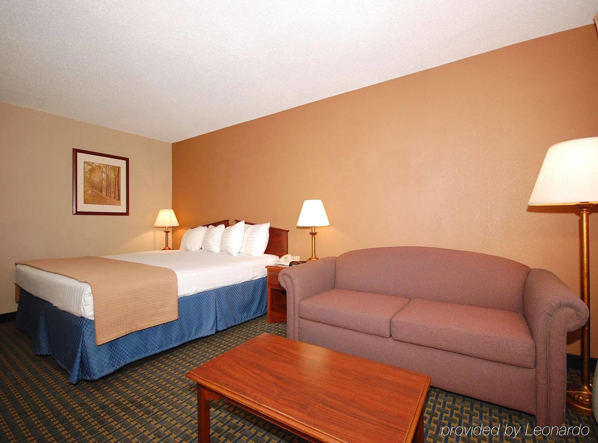 Magnuson Hotel Red Baron Garden City Ruang foto